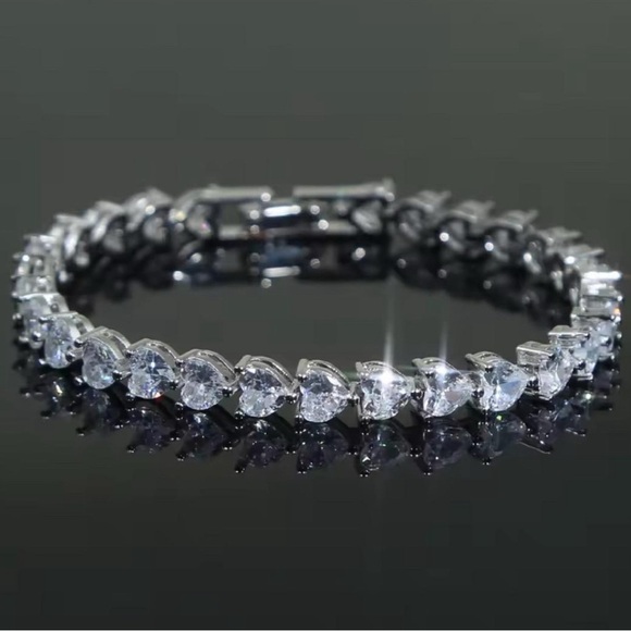 Jewelry - Heart Tennis bracelet